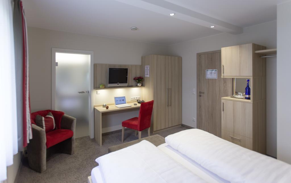 Hotel-Restaurant Birkenhof Bad Soden-Salmuenster Ngoại thất bức ảnh
